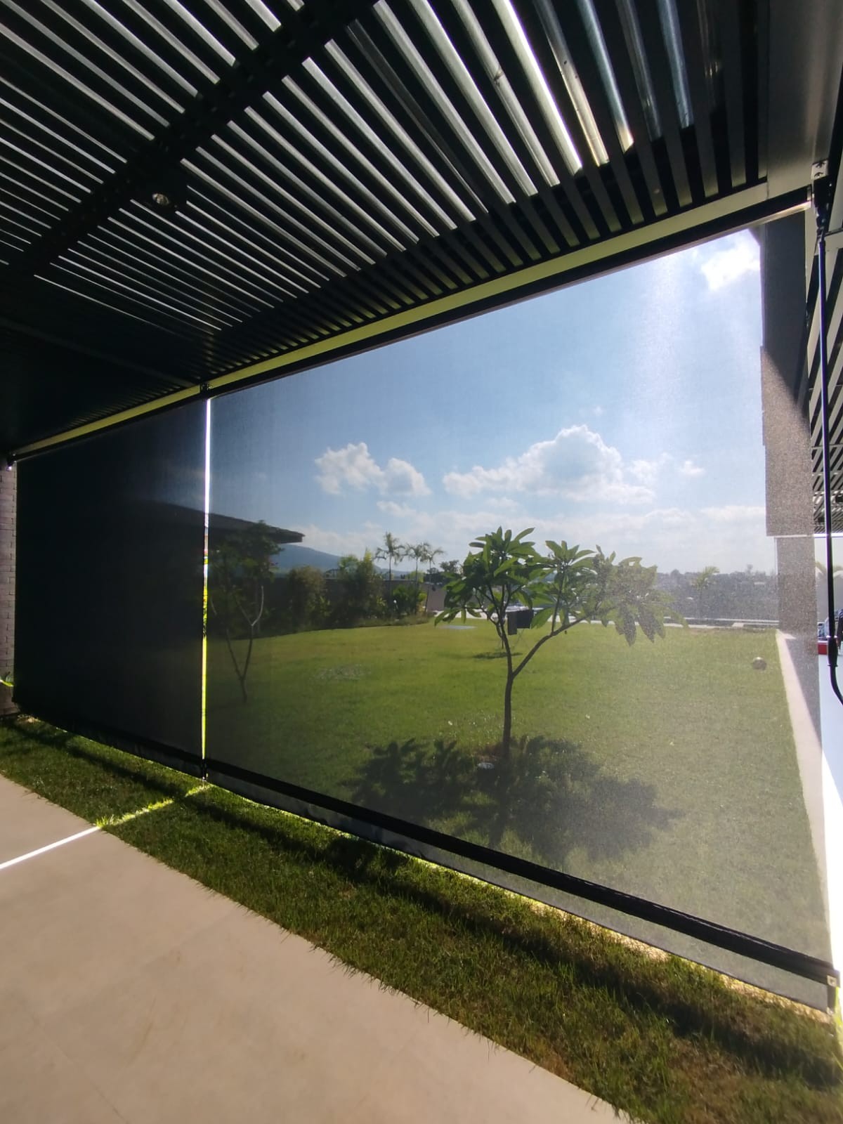 Cortina tela solar com transparência e ventilação — Itupeva